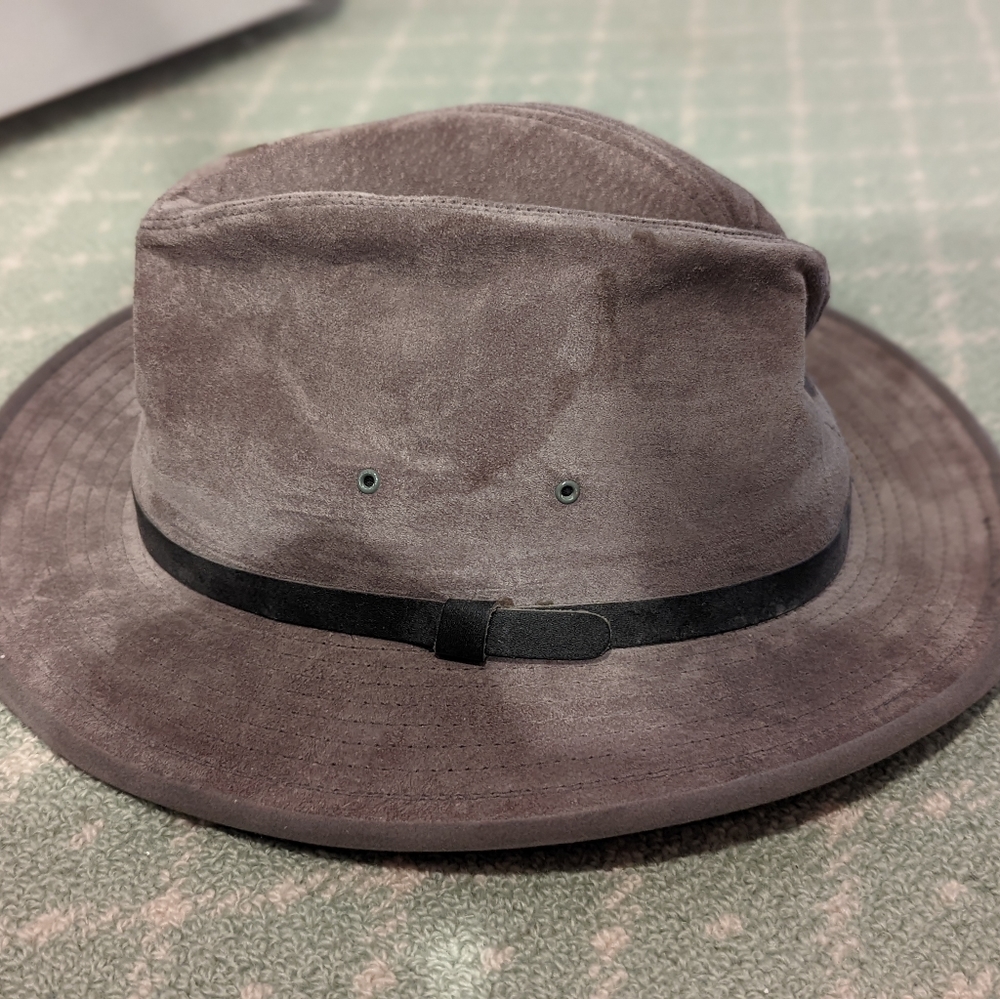Henchel grey suede fedora. Beautiful material and texture!